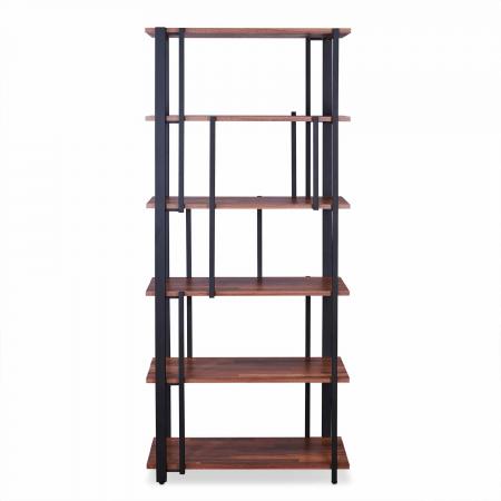 Niestandardowy uchwyt, przełamuje sztywną przestrzeń.